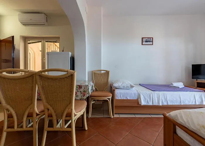 1 Bedroom Stunning In * Mandre