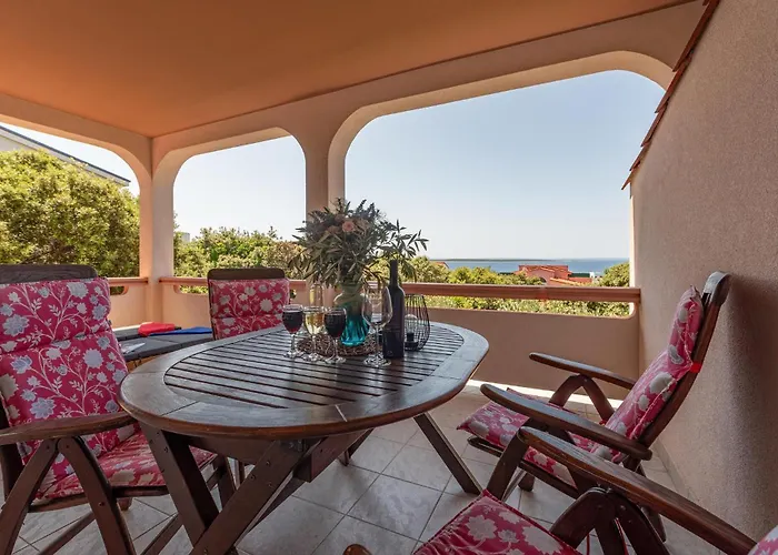 1 Bedroom Stunning In Appartement Mandre