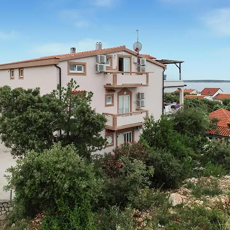 Awesome Apartment In Mandre With Wifi Διαμέρισμα