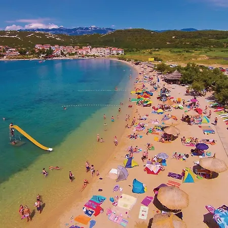 Awesome Apartment In Mandre With Wifi Διαμέρισμα *