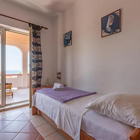 1 Bedroom Stunning In Appartement