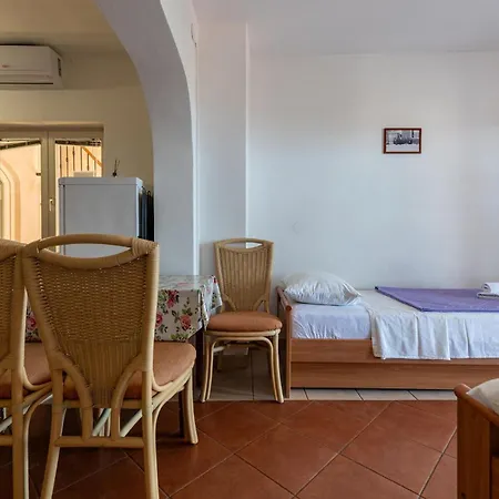 Pet Friendly In With Wifi * Mandre