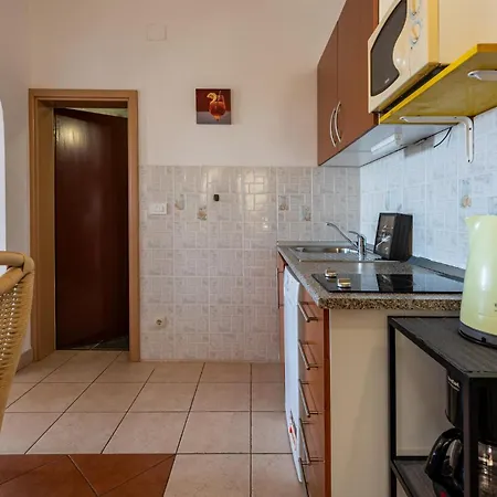 1 Bedroom Stunning In Appartement *