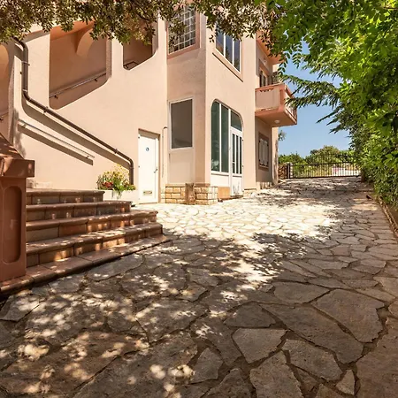 Awesome Apartment In Mandre With Wifi * Mandre