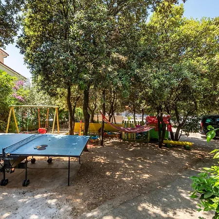 Διαμέρισμα Awesome Apartment In Mandre With Wifi Mandre